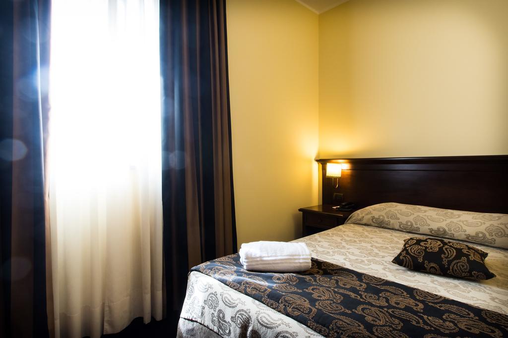 Antica Stazione Otel Chiaramonte Gulfi Oda fotoğraf