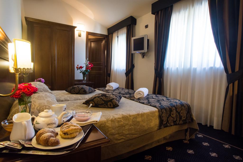 Antica Stazione Otel Chiaramonte Gulfi Oda fotoğraf