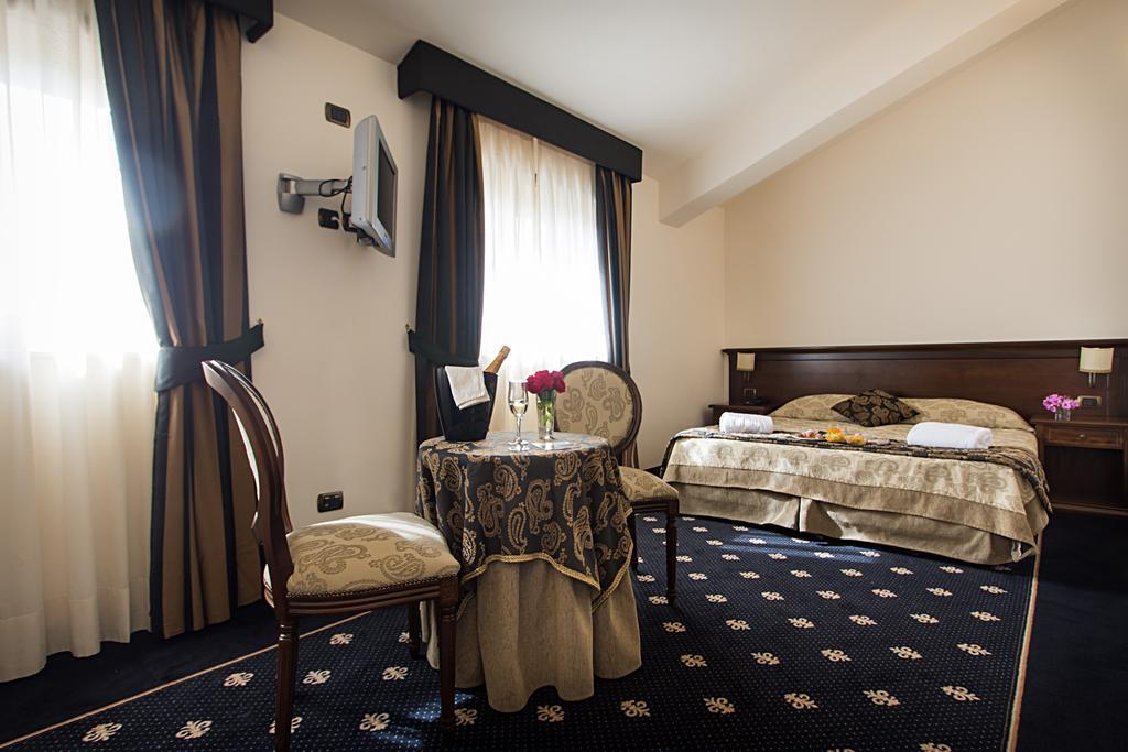 Antica Stazione Otel Chiaramonte Gulfi Oda fotoğraf